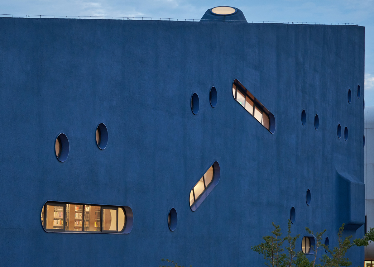 Bibliotheater come una "balena blu". PH: area-arch.it
