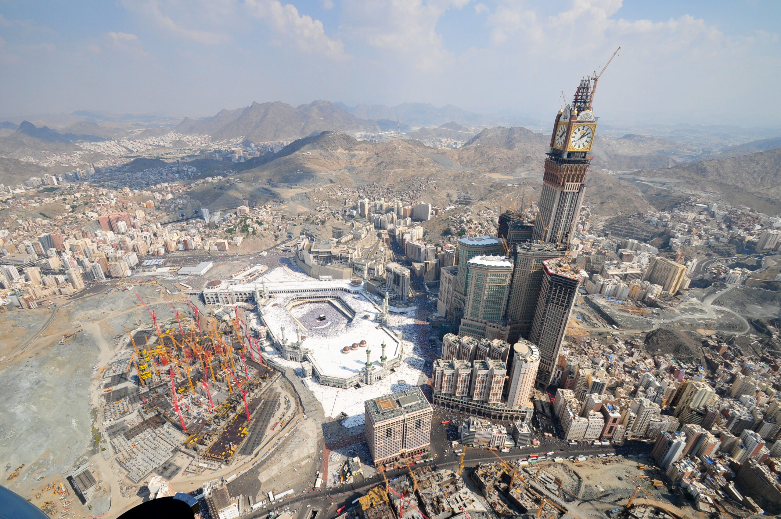 Makkah Royal Clock Tower. PH: wikipedia.org