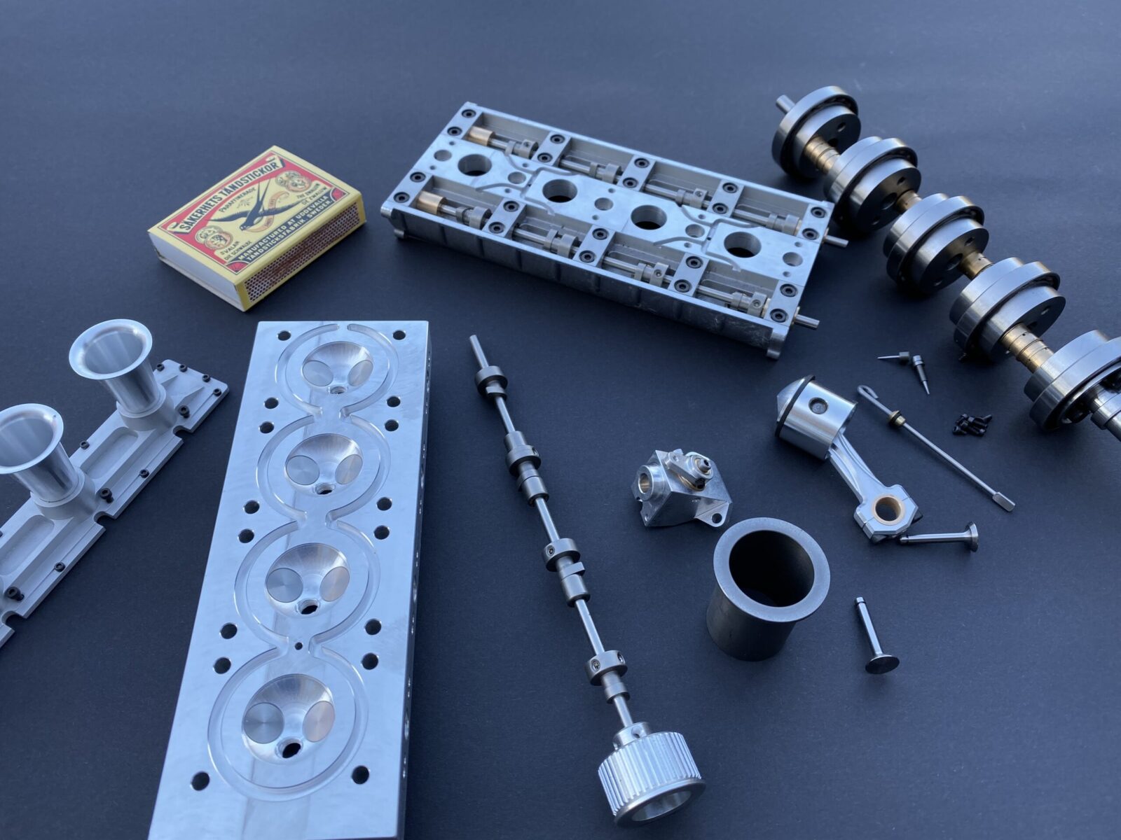 Cosworth V8 in miniaturaph: Bouland Motors