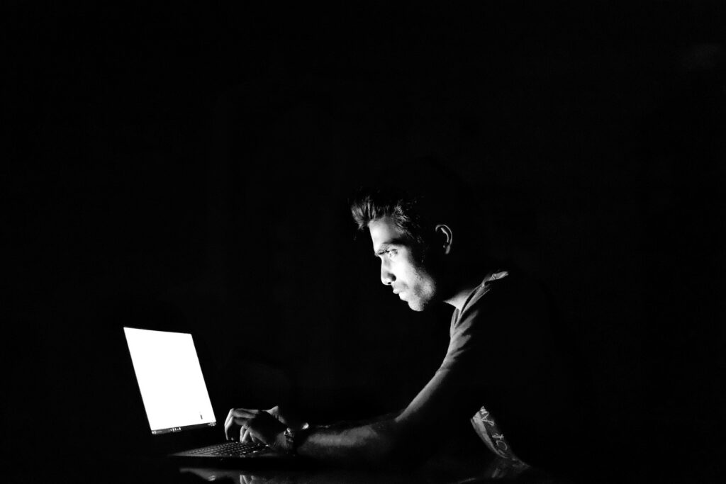 Tramite un finto ordine di San Valentino sottoforma di regalo, il malware arriva nei nostri PC con un'astuta tecnica di social engineering.