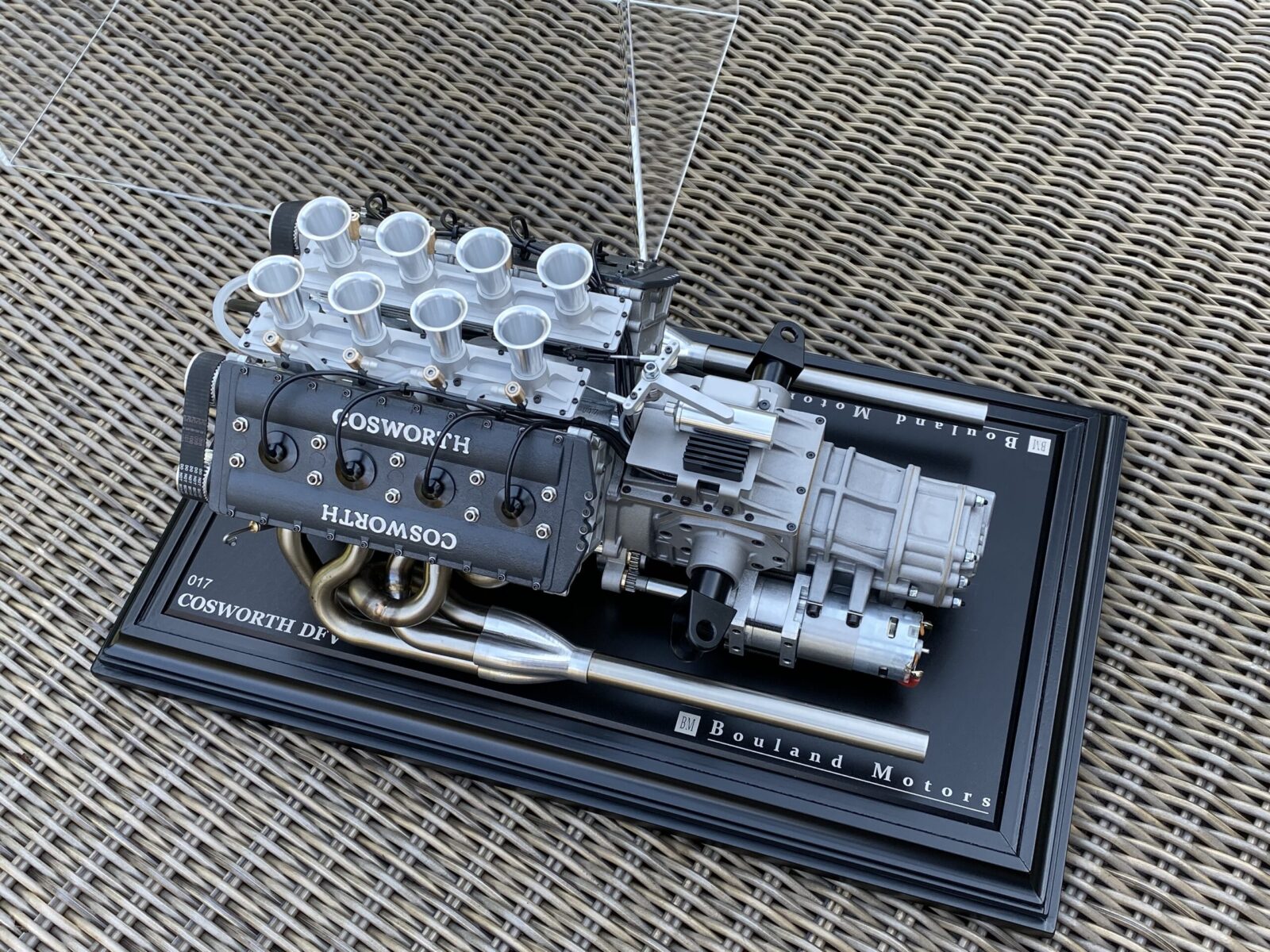 Cosworth V8 in miniaturaph: Bouland Motors
