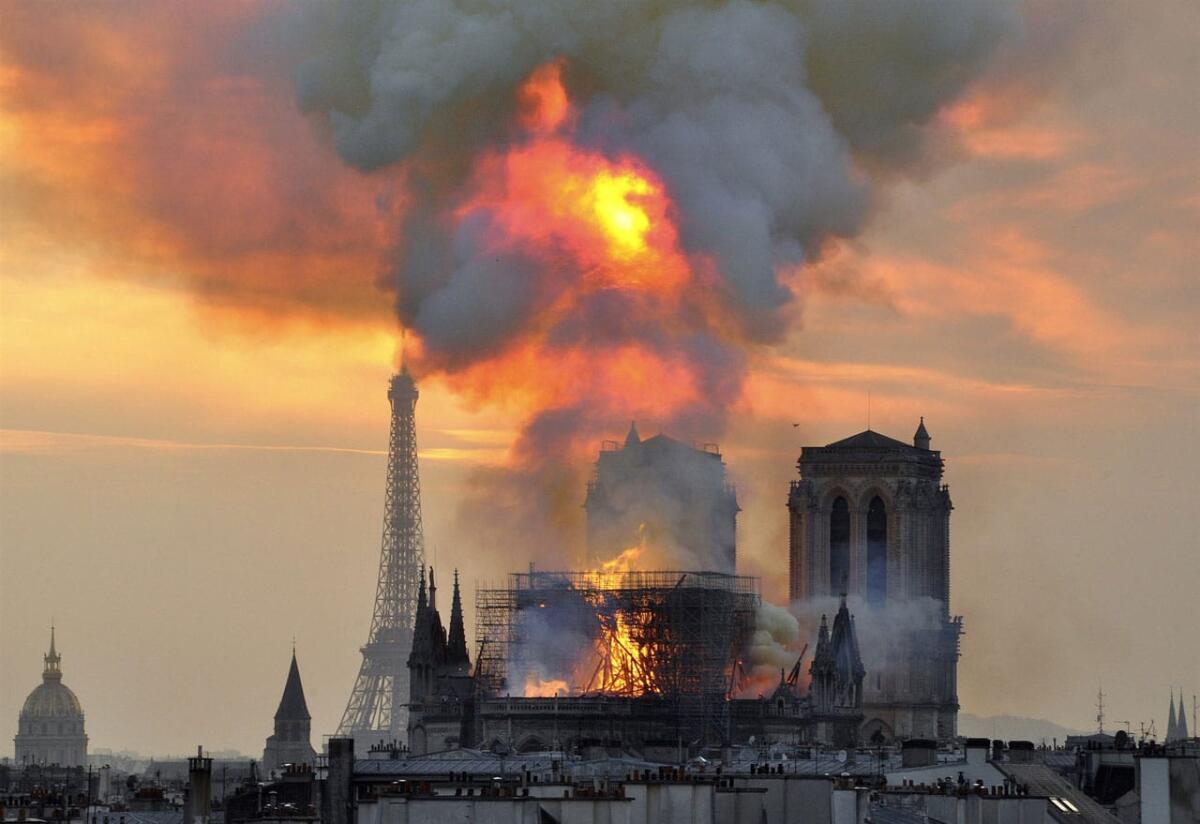 A che punto è Notre Dame dopo l'incendio? - https://www.google.com/search?q=incendio+notre+dame&rlz=1C1CHWL_itIT928IT928&sxsrf=ALeKk00p0jXeP9e1thQITpo0K7N7uzxTDw:1616180295869&source=lnms&tbm=isch&sa=X&ved=2ahUKEwjqkrbjhL3vAhUMahQKHTdRCU8Q_AUoA3oECAEQBQ&biw=1366&bih=625#imgrc=Cu7G_dYHH9gEzM