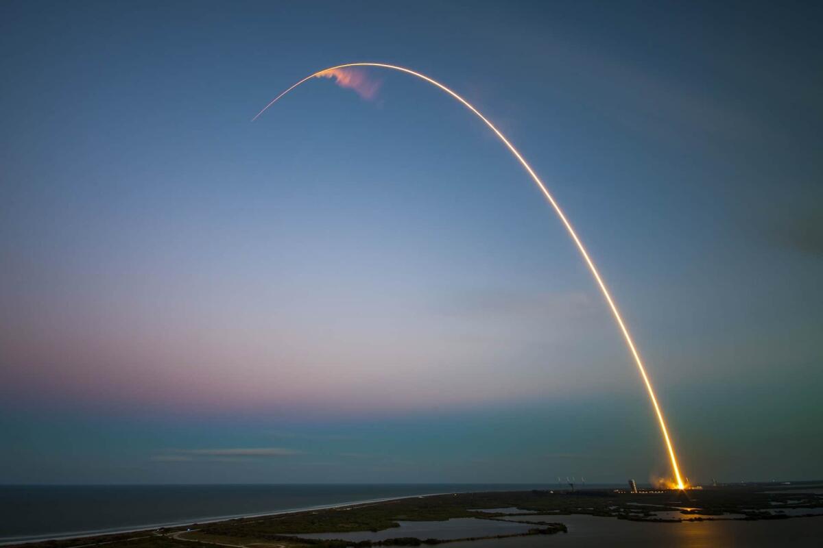 Traiettorie balistiche e volo suborbitale: quando le orbite incrociano la superficie terrestre - 