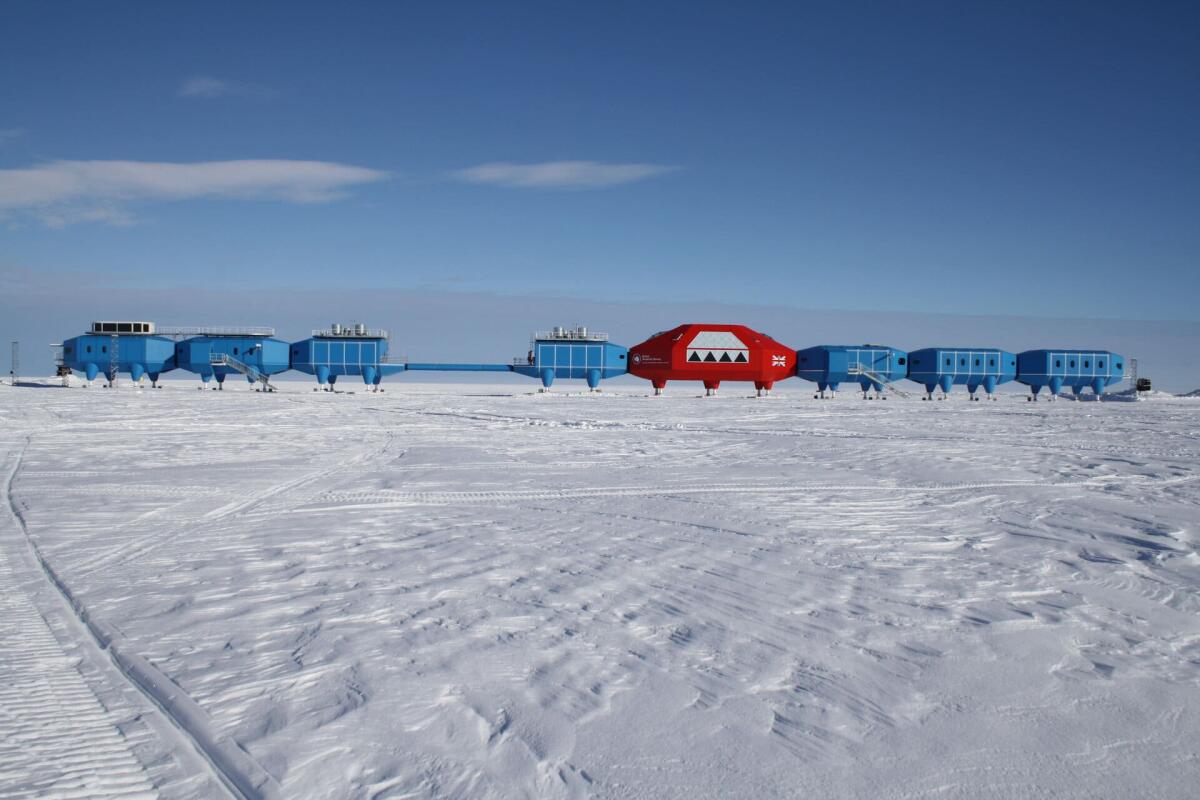 Satelliti rilevano il distacco di un ghiacciaio enorme in Antartide - Stazione britannica Halley presente al circolo polare Antartico. Crediti: ESA.