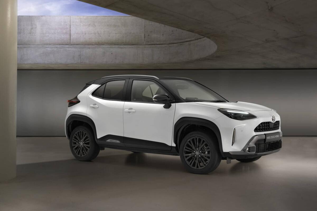 Toyota Yaris Cross: ecco le versioni Adventure e Premiere - 