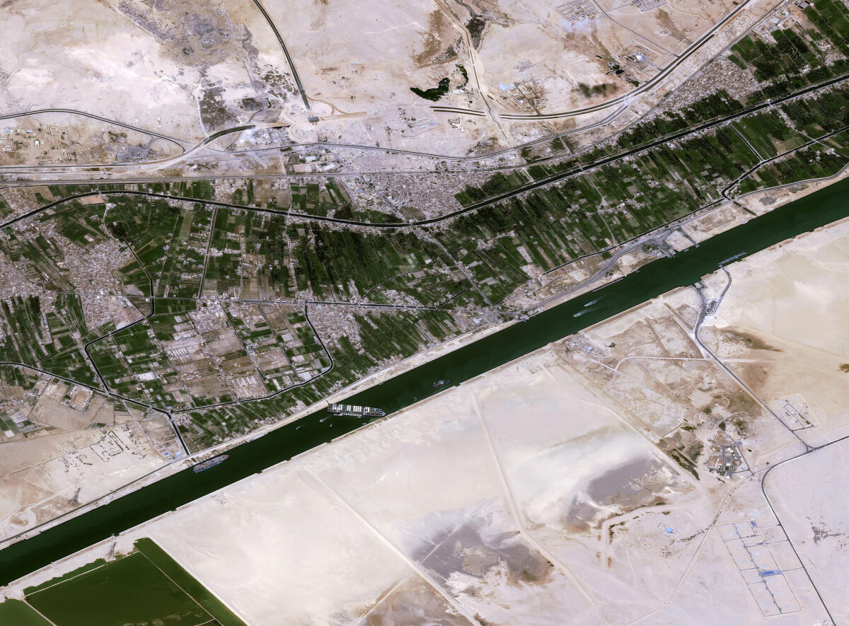 Portacontainer Ever Given vista da una una prospettiva spaziale! - Portacontainer Ever Given, satelliti, ambiente Credits: CNES/AirbusDS