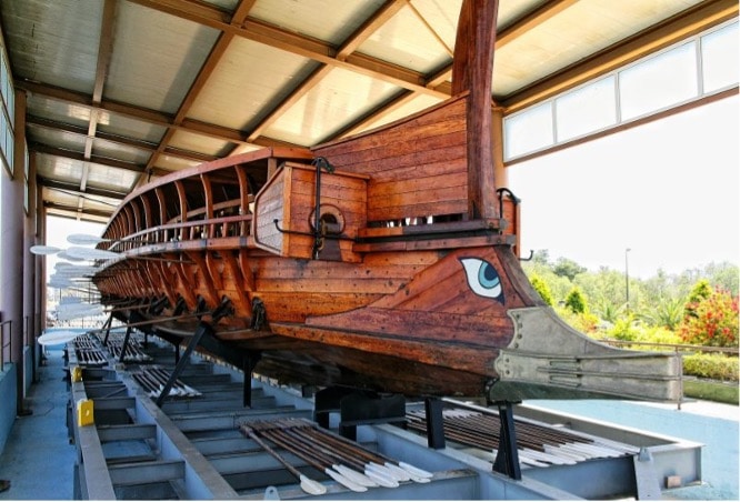 La Hs Olympias in secca oggi, fonte: warhistoryonline