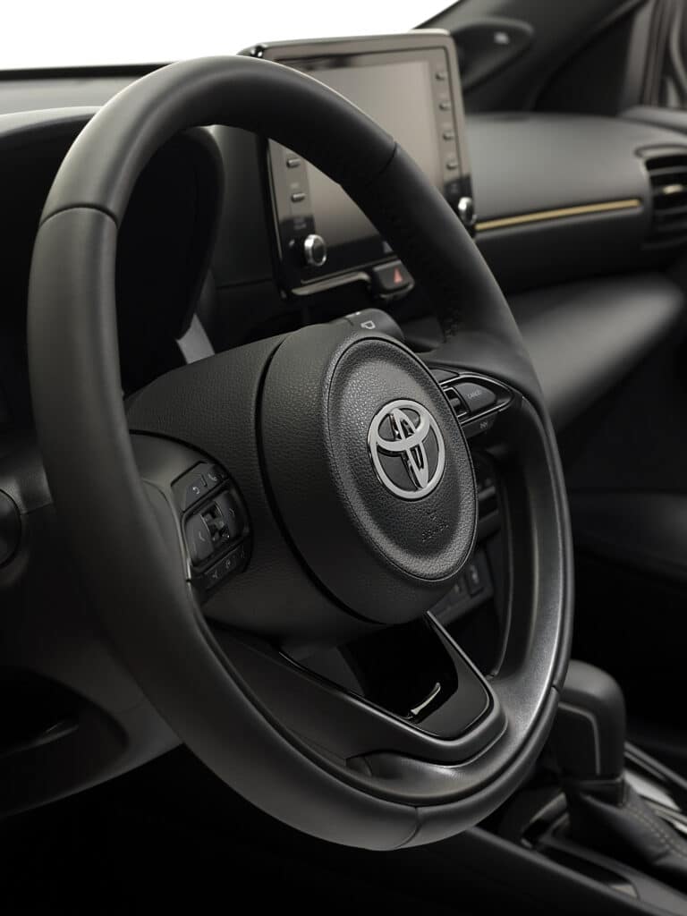 Toyota Yaris Cross: ecco le versioni Adventure e Premiere