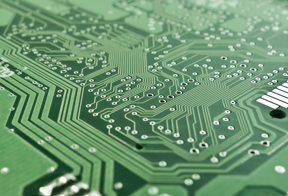 Il Confidential Computing protegge i dati durante il loro utilizzo da parte degli applicativi grazie alla cifratura.