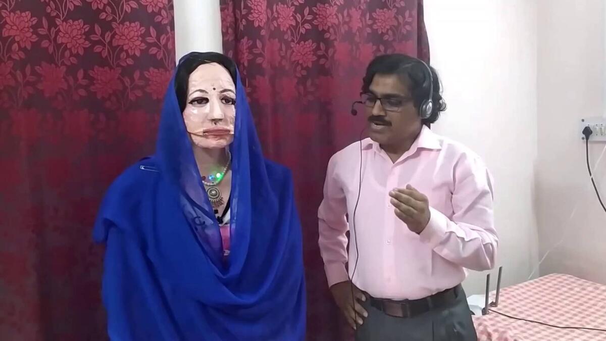 Shalu, il robot umanoide fatto di materiali di scarto arriva dall'India - Shalu, robot umanoide materiali di scarto. Fonte: DailyMotion