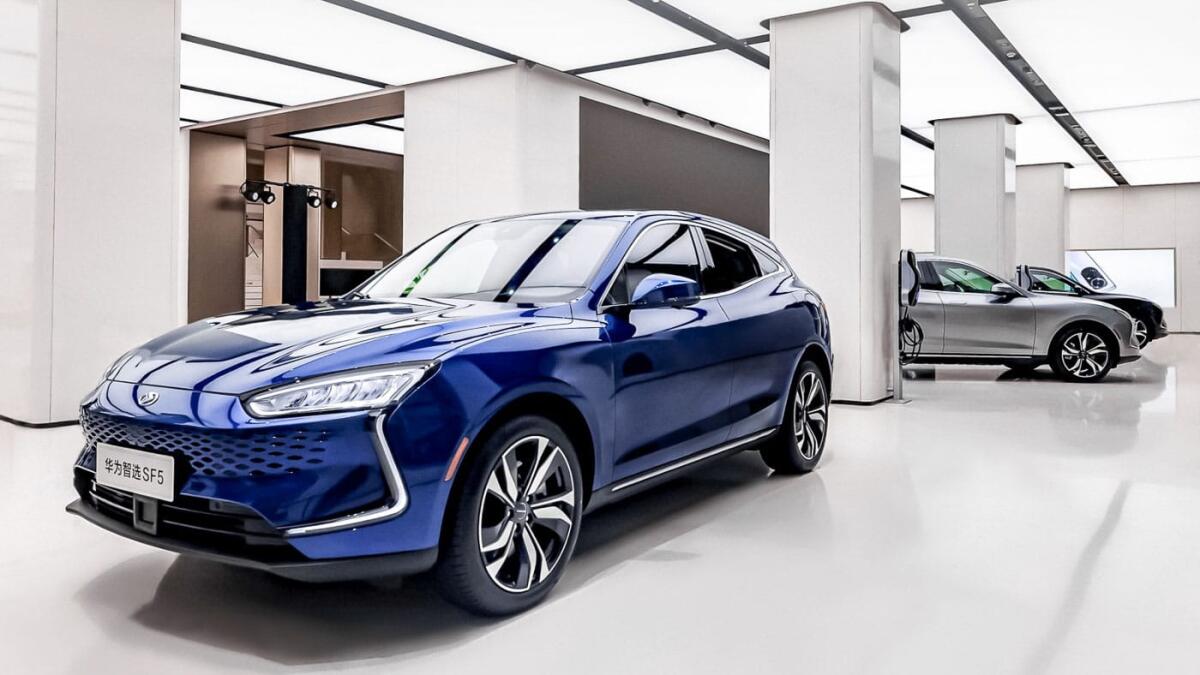 Huawei Seres SF5, la prima automobile del colosso cinese (solo per la Cina) - 