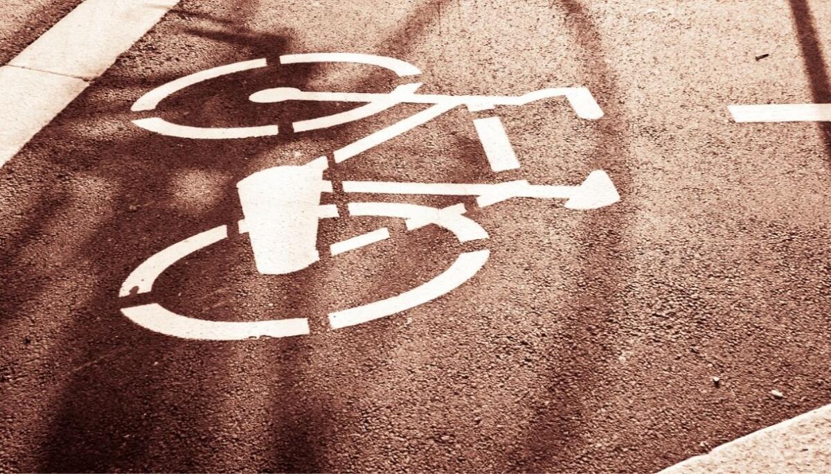 Come le piste ciclabili stanno ridisegnando le nostre città - https://www.google.com/search?q=pista+ciclabile+urbanistica&bih=625&biw=1366&rlz=1C1CHWL_itIT928IT928&hl=it&sxsrf=ALeKk03MoDgeSilnhithZKNe3iUIPN8WCA:1618562061560&source=lnms&tbm=isch&sa=X&ved=2ahUKEwjpgufFrYLwAhURjaQKHVnaCOwQ_AUoAnoECAEQBA#imgrc=ksg