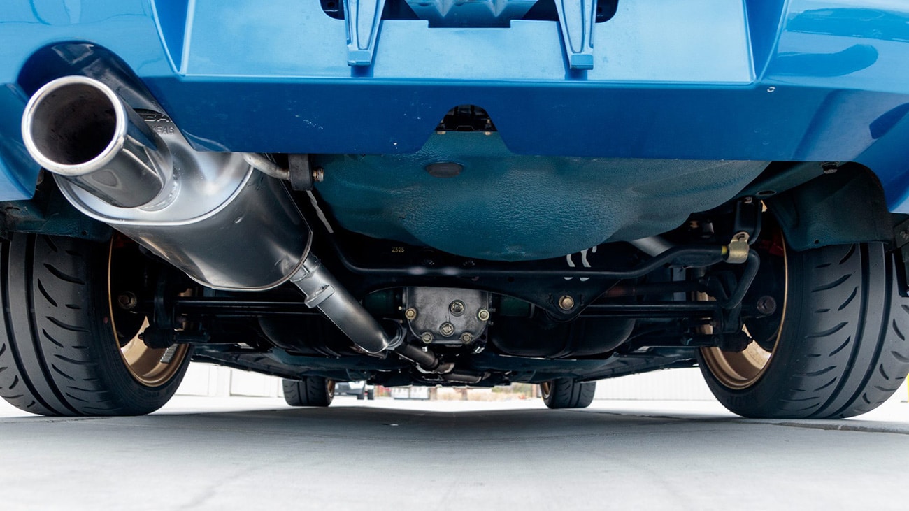 L'impianto di scarico dela Subaru Impreza 22B STI venduta all'asta ieri