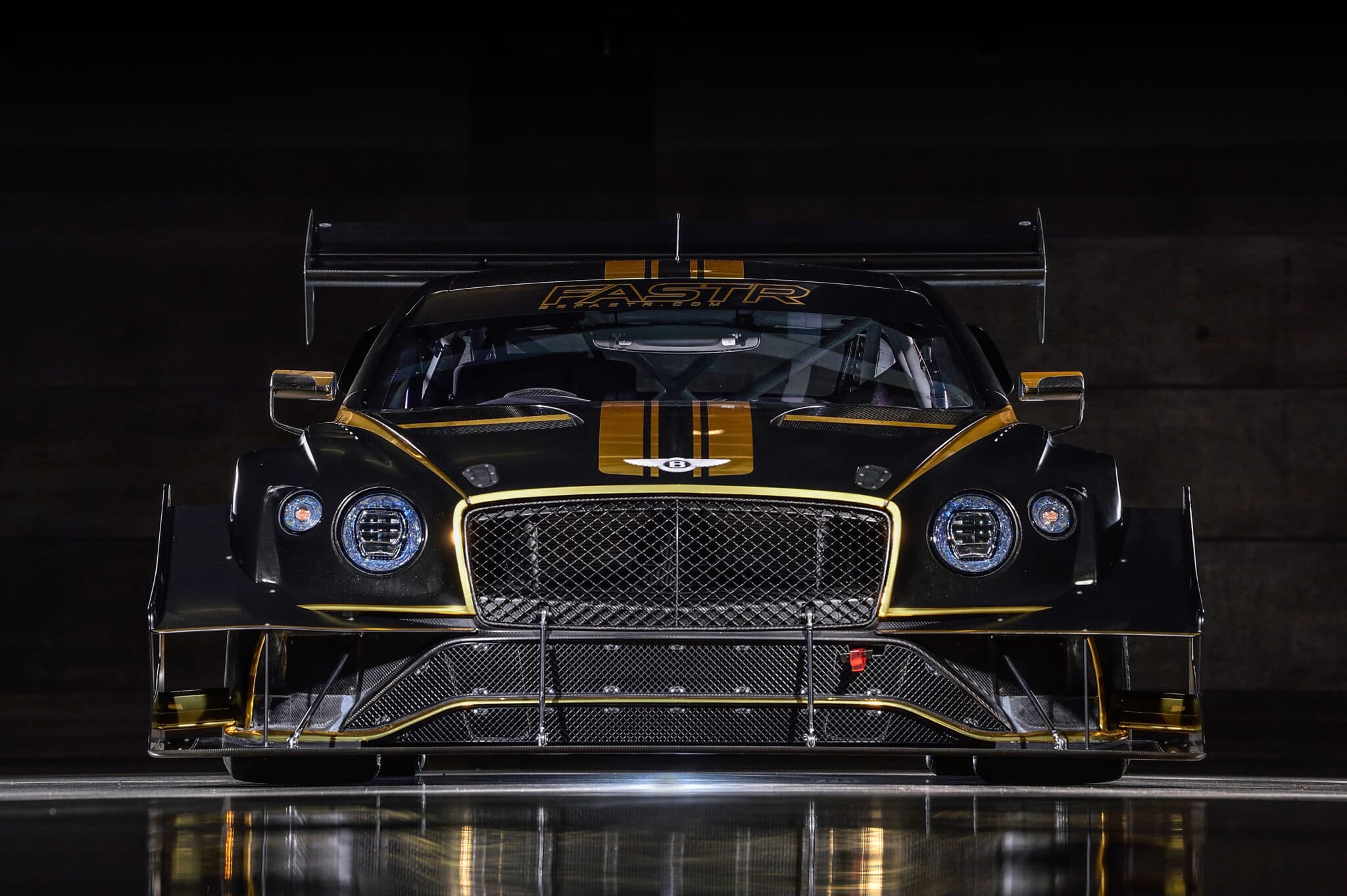 Bentley Continental GT3 Pikes Peak, vista anteriore - Copyright: Ufficio Stampa Bentley