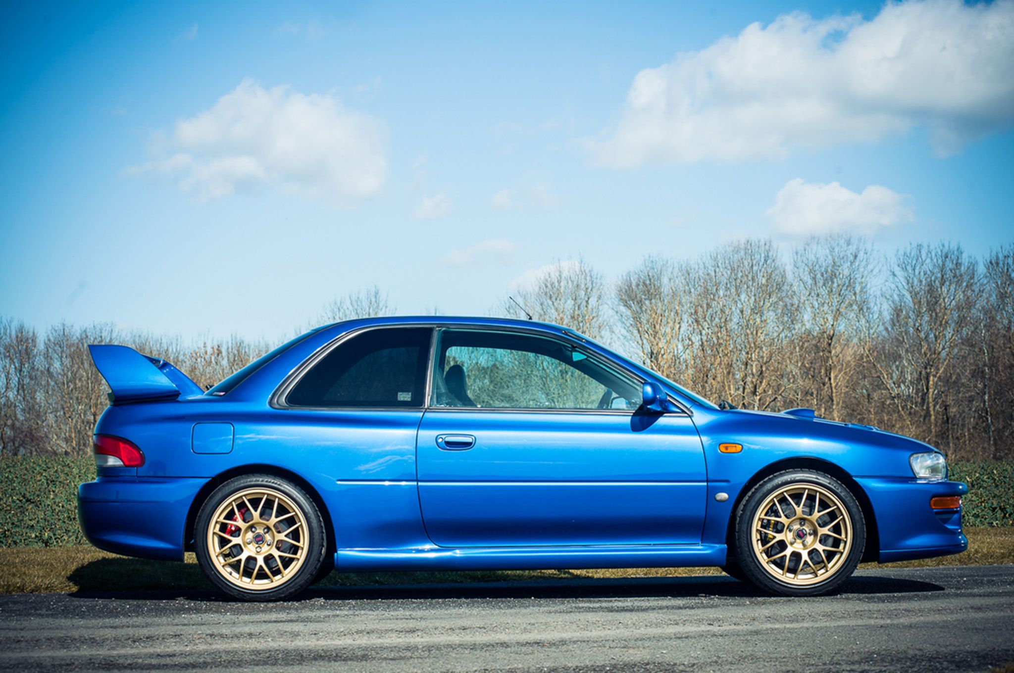 Subaru Impreza 22B STi, vista laterale