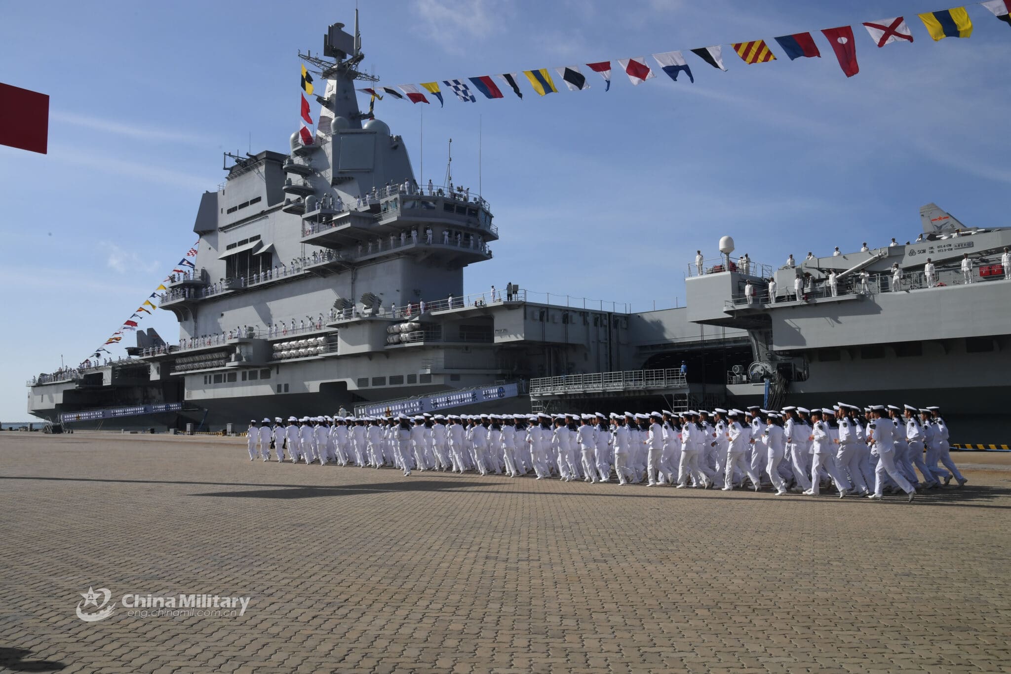 La portaerei Shandong in porto. Fonte: Marina dell'esercito di liberazione popolare