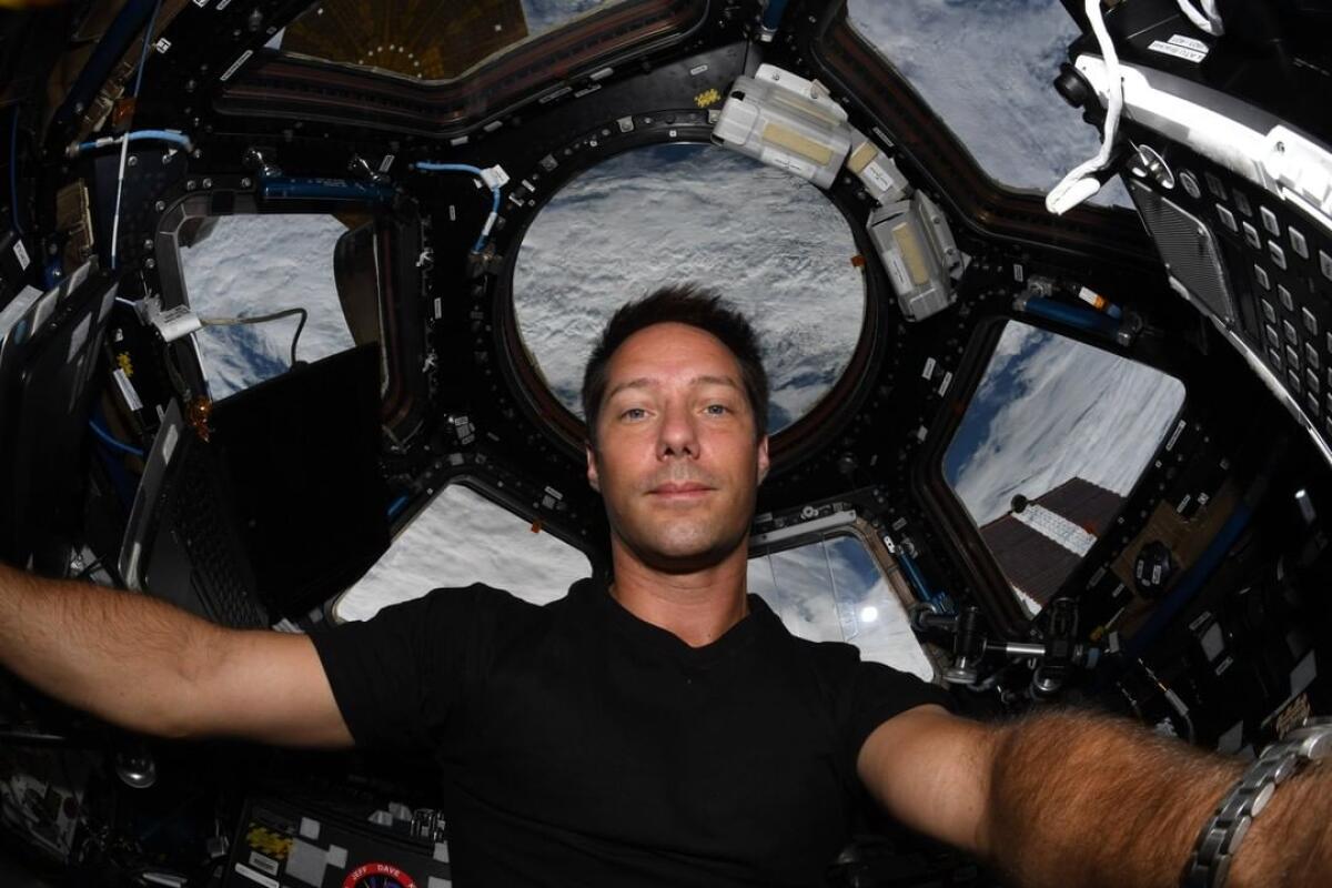 Tempo di esperimenti scientifici per gli astronauti a bordo della ISS - Thomas Pesquet a bordo della ISS.