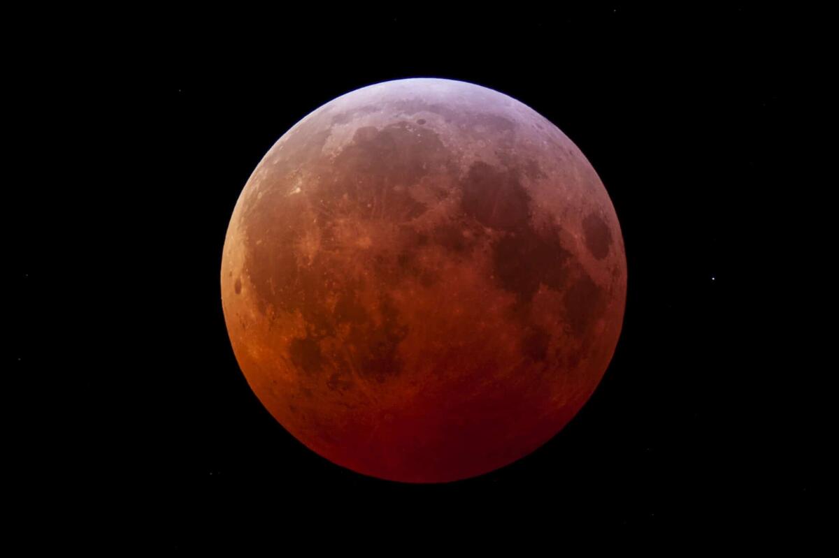 La Superluna con un’eclissi lunare: uno spettacolo notturno - 