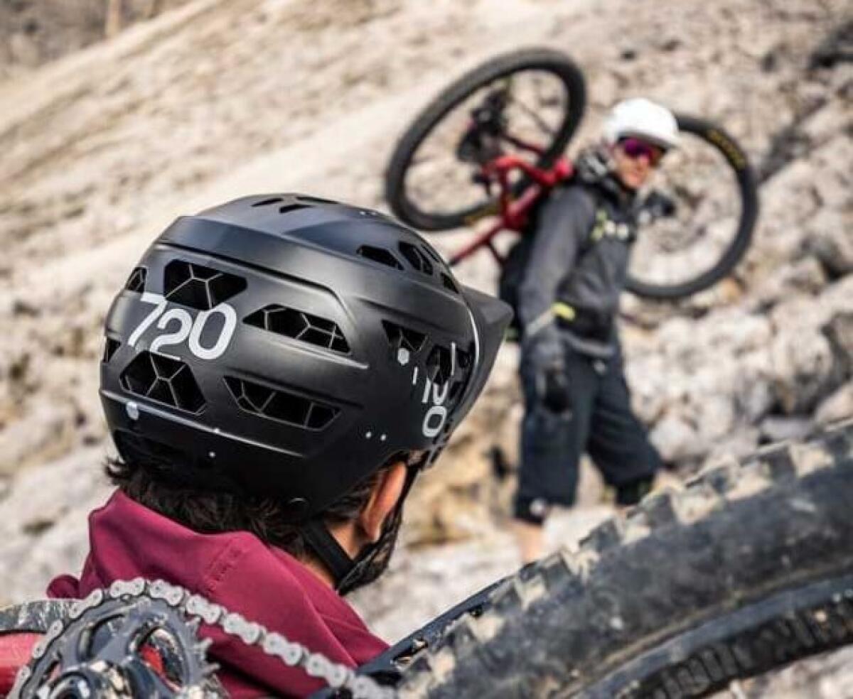 SevenTwenty: il casco che promette di rivoluzionare la sicurezza dei ciclisti - 