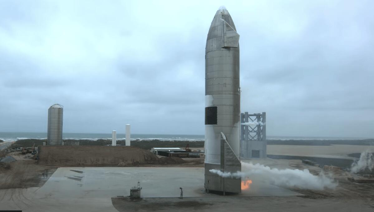 SpaceX ce l'ha fatta: atterraggio perfetto per la Starship SN15 - 