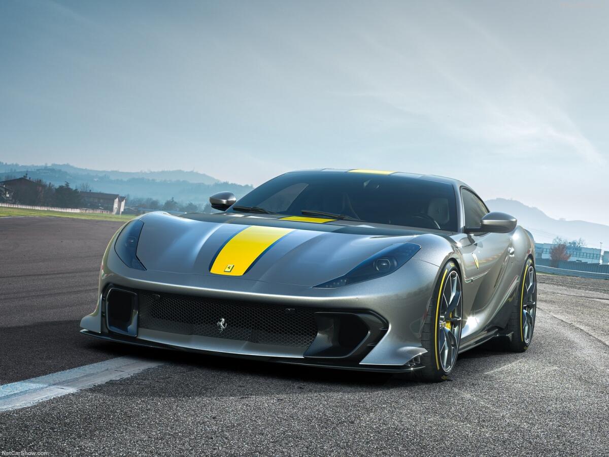 Ferrari 812 Competizione: aerodinamica scolpita dal vento - Ferrari 812 Competizione, aerodinamica