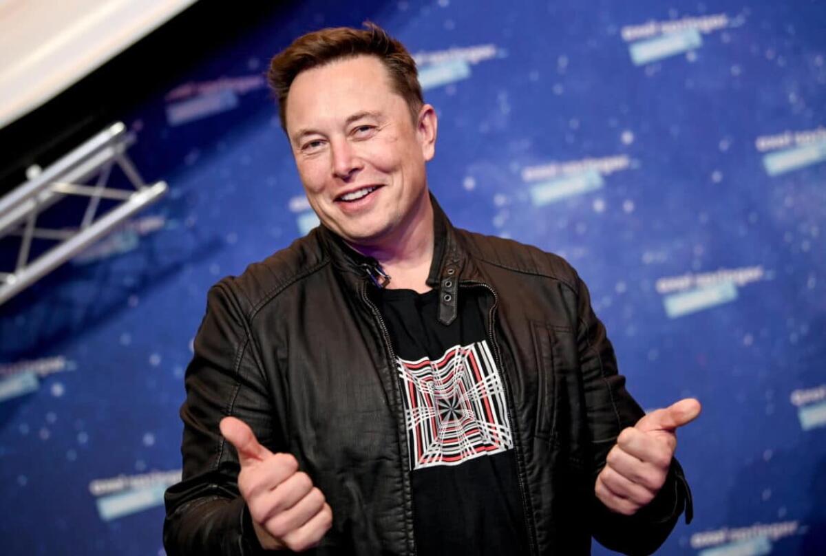 Elon Musk, entusiasta presidente di Tesla, manda Dogecoin alle stelle - 