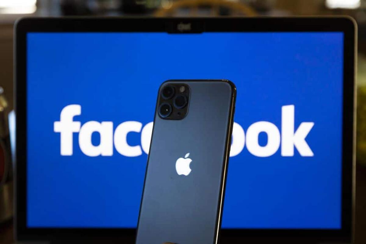 Facebook e Instagram a pagamento per gli utenti Apple? - 
