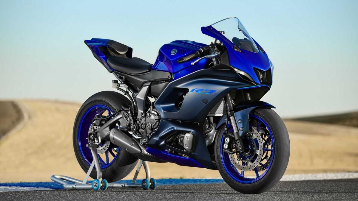 Nuova Yamaha YZF R7 2022: presentata la Supersport dei 3 Diapason - Nuova Yamaha YZF R/ 2022 autobala.com