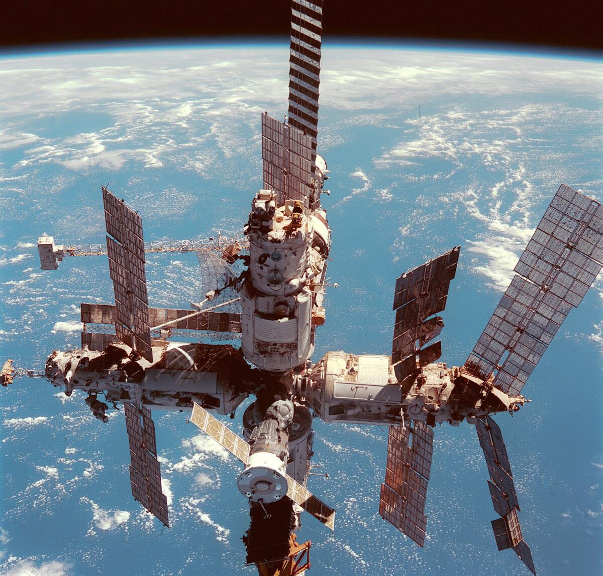 La Mir, la stazione spaziale russa che ha fatto la storia - 
