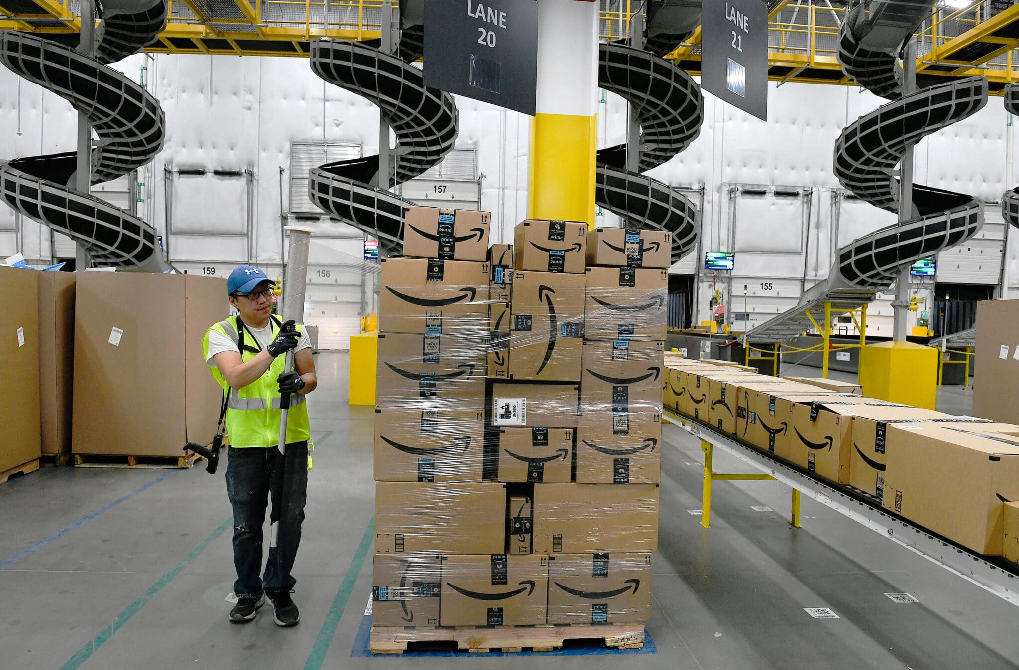 Apre a Grugliasco un nuovo deposito di Amazon