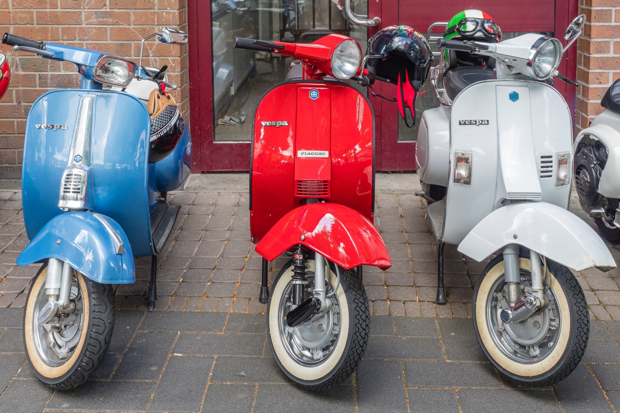 la Vespa: regina delle due ruote in città