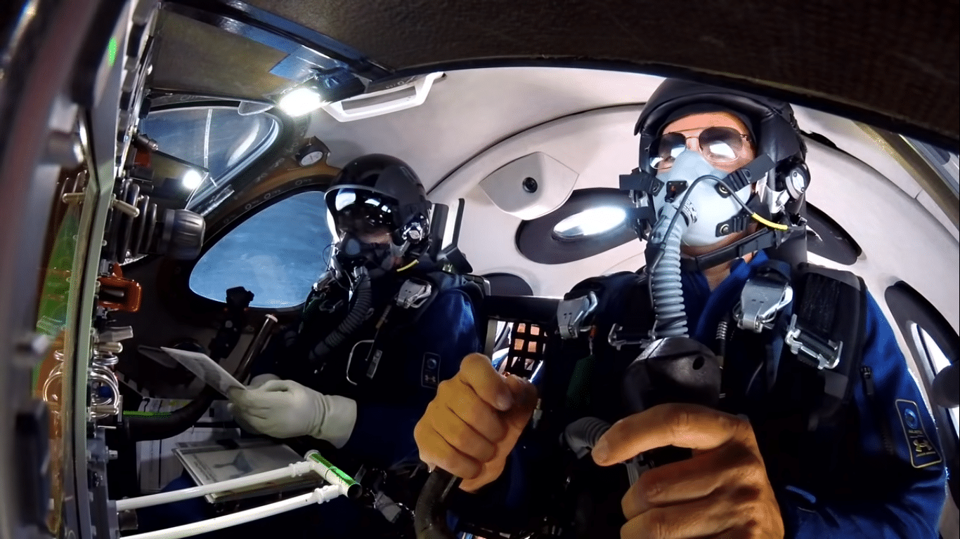 Equipaggio della VSS Unity durante test di volo di Virgin Galactic del 22 maggio 2021. Crediti: Virgin Galactic.