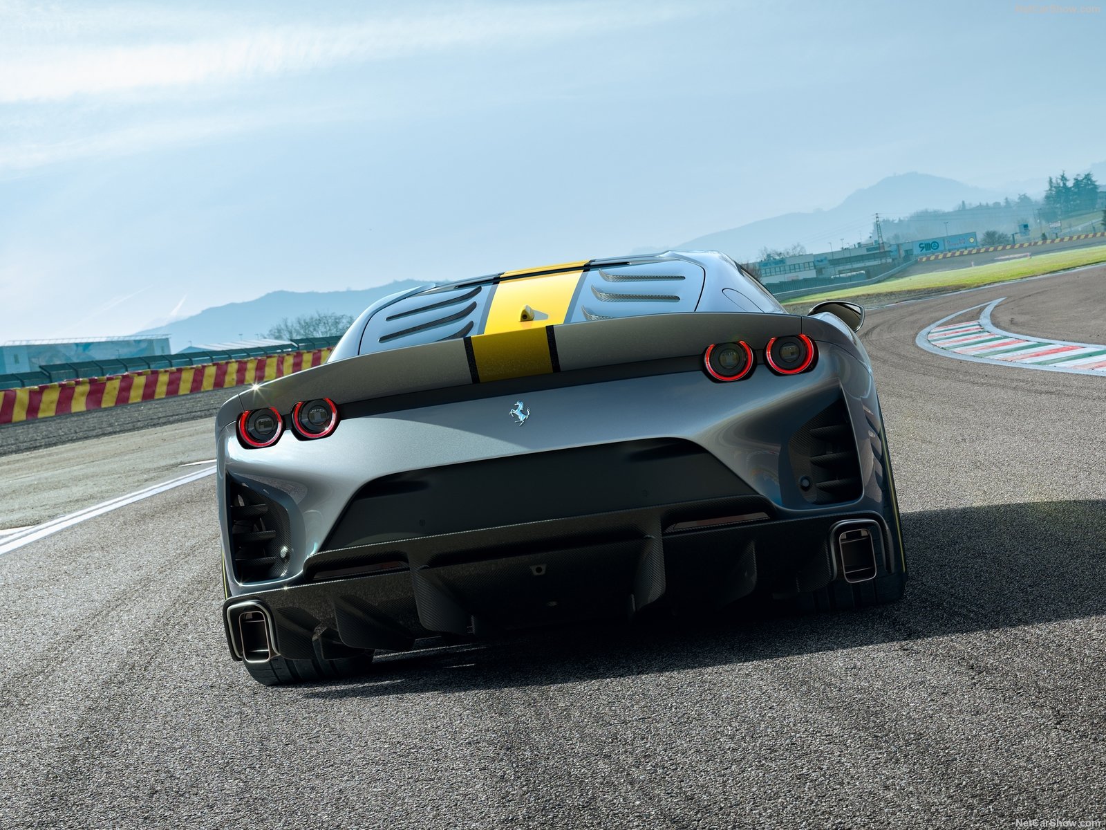 Ferrari 812 Competizione: il posteriore