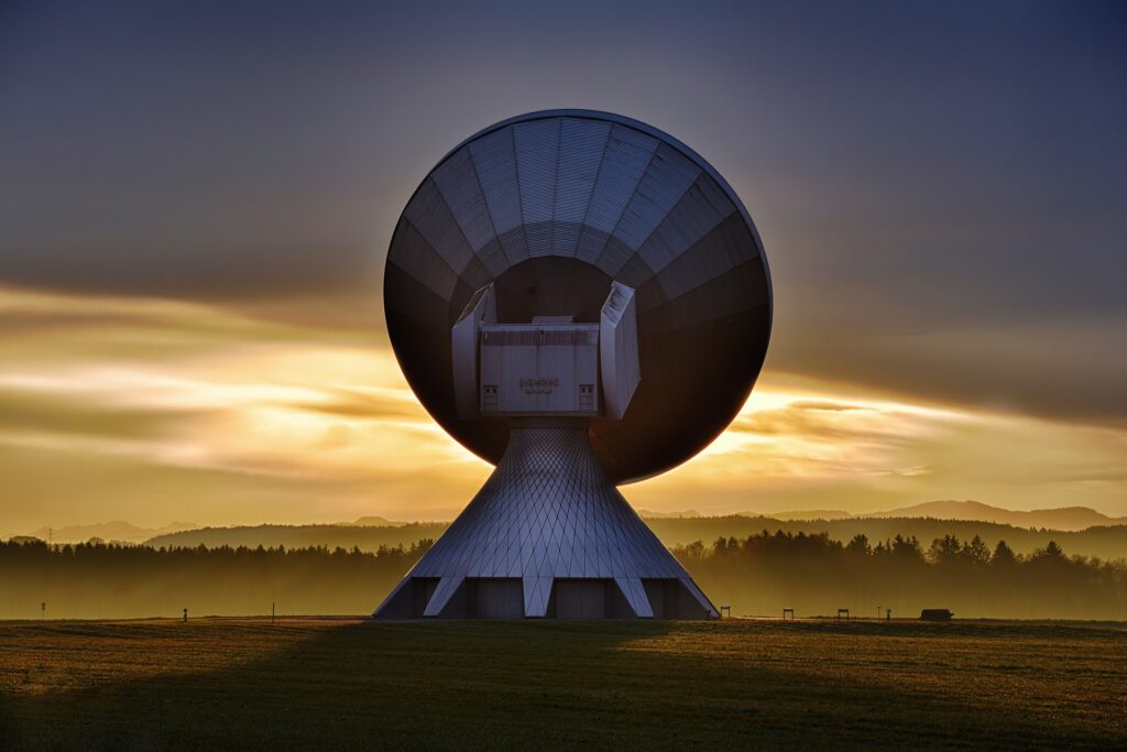 La stazione satellitare del Fucino fu il punto d'accesso per mettere in comunicazione l'Italia con ARPANET.