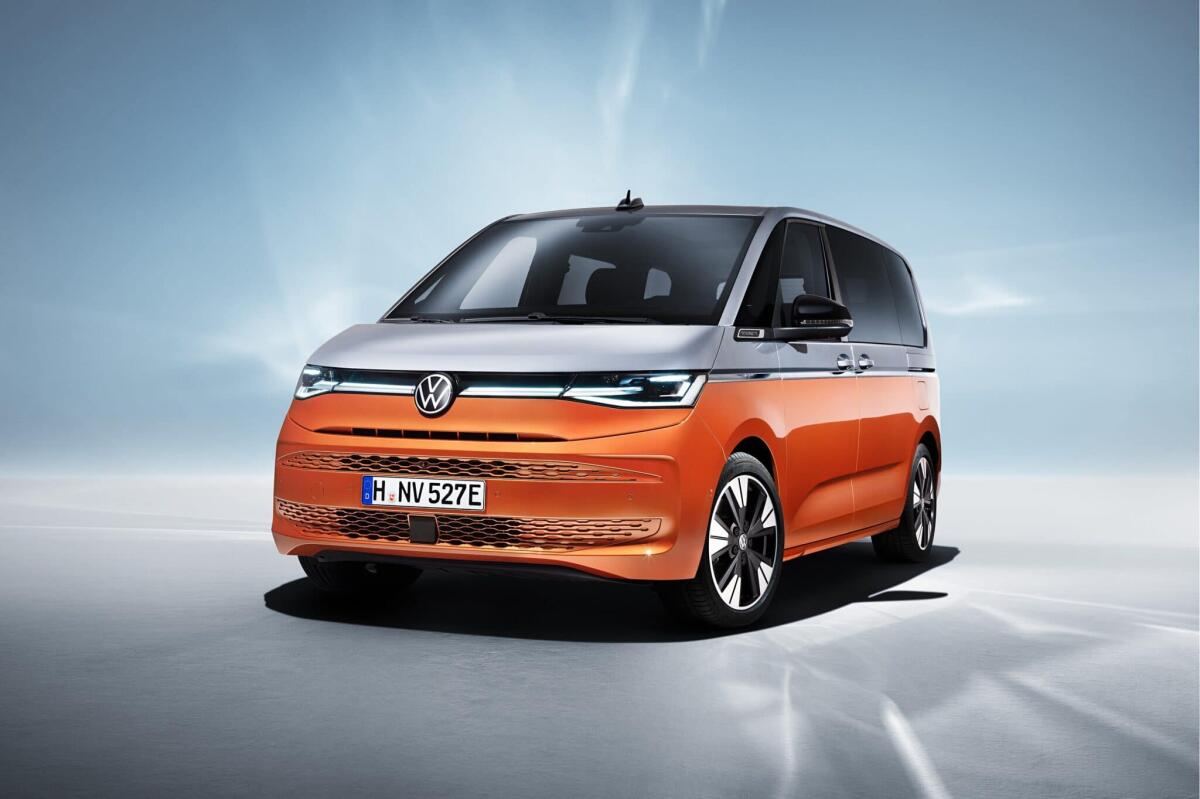 Volkswagen Multivan: il "pulmino" erede del T1 con motore ibrido plug-in - Volkswagen Multivan: il "pulmino" erede della T1 con motore ibrido plug-in