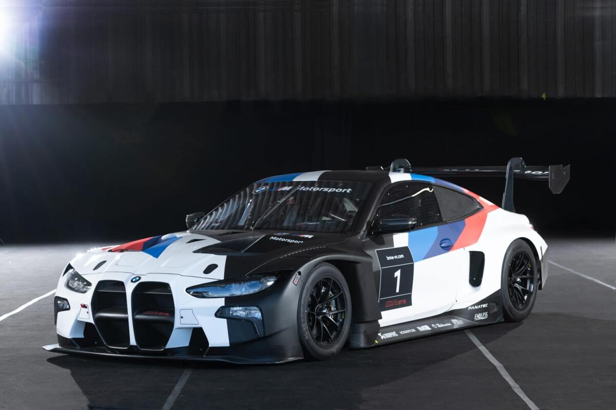BMW M4 GT3: la tedesca da corsa con volante "multiuso" - BMW M4 GT3: la tedesca da corsa con volante "multiuso"