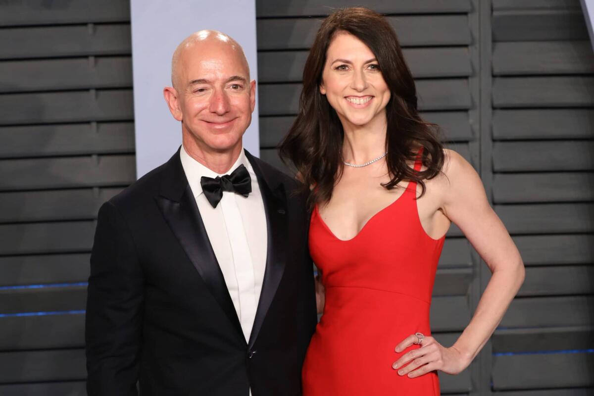 La ex-moglie di Jeff Bezos compie donazione in beneficenza da 2,7 miliardi - 