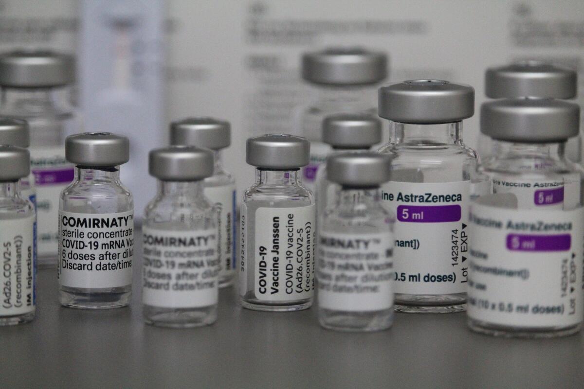 Vaccinazione eterologa: cosa sappiamo sul mix di vaccini? - 
