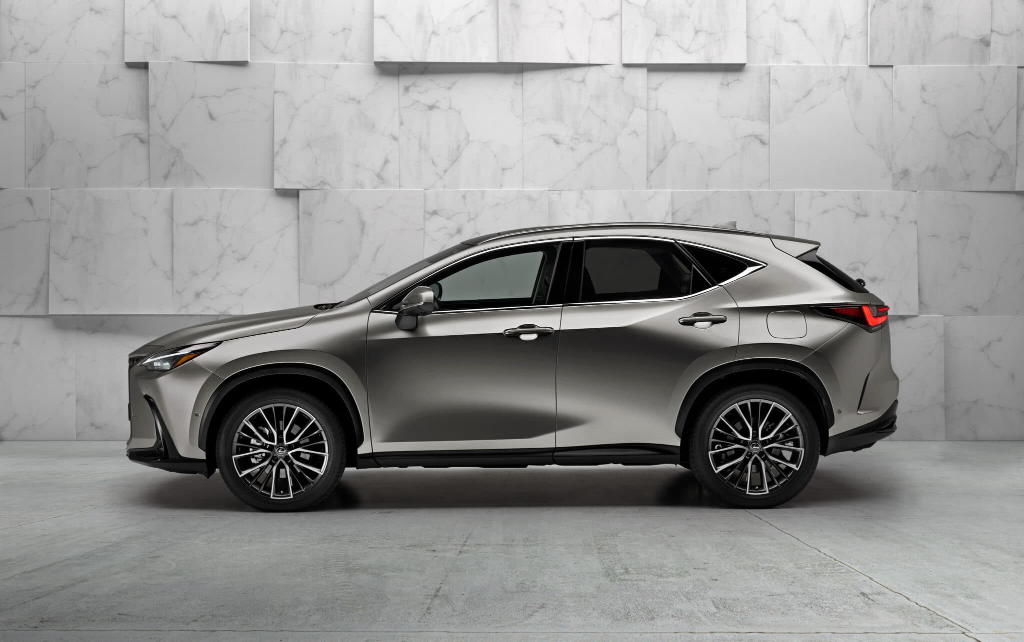 Nuova Lexus NX 2021