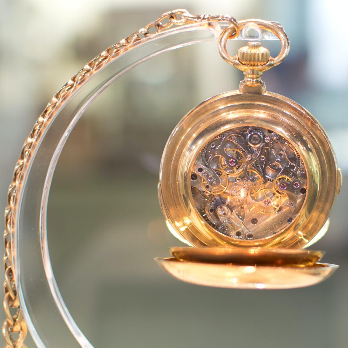 Il tempo non esiste: cosa misuriamo davvero con l'orologio? - 