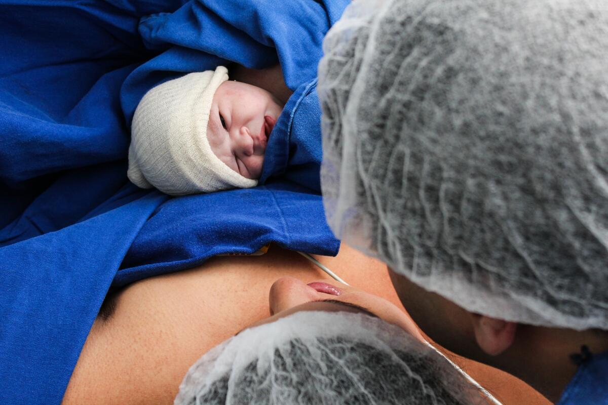 Operata per un tumore all'utero, rimane incinta e partorisce una bambina - 
