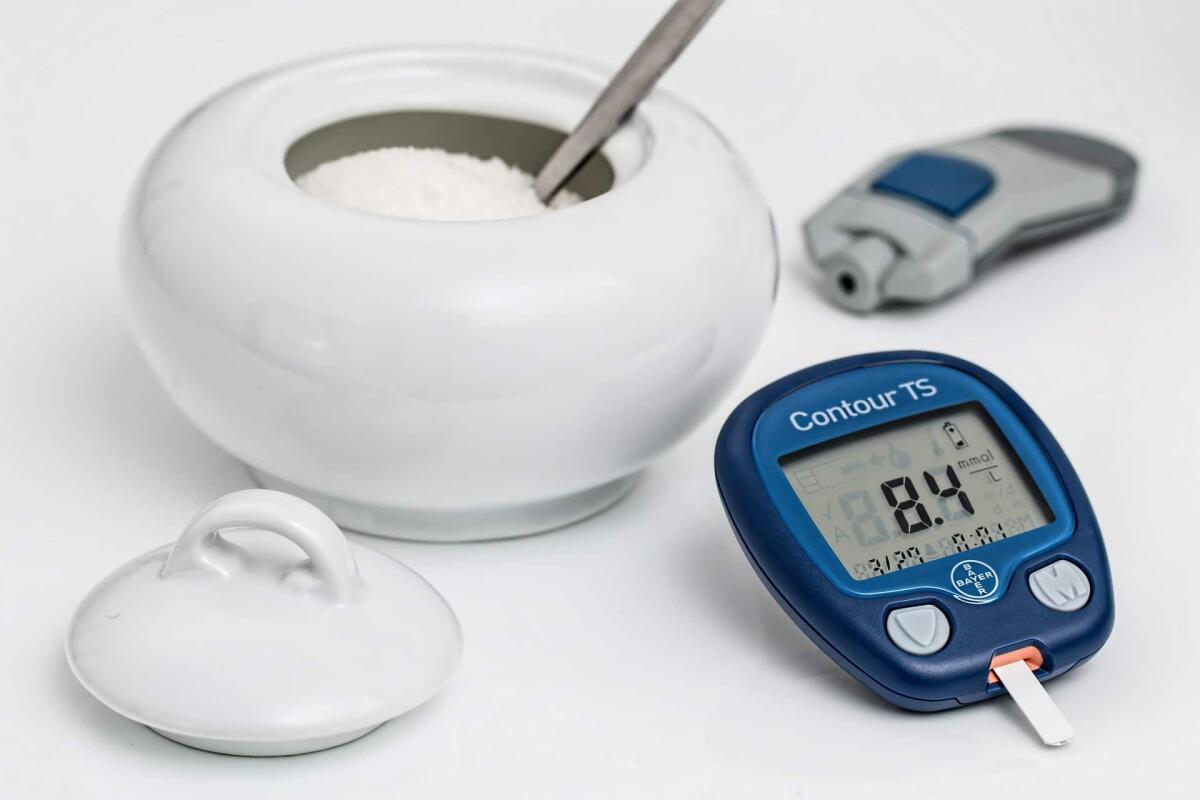 Glucometro: come funziona il dispositivo per l'auto monitoraggio del glucosio - 