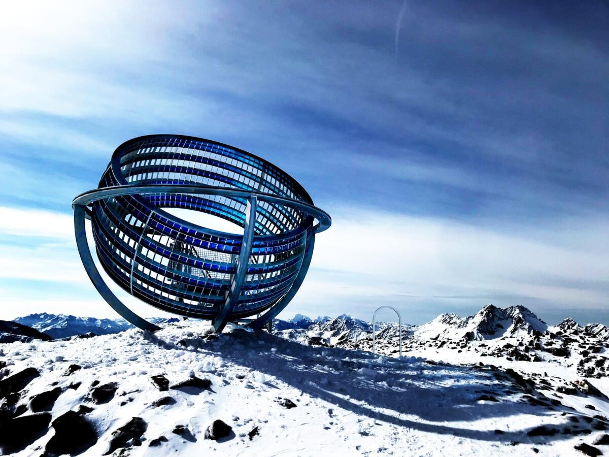 Our Glacial Perspectives, il dispositivo astronomico in vetro e acciaio ad un passo dal cielo - Our Glacial Perspectives, il dispositivo astronomico in vetro e acciaio ad un passo dal cielo