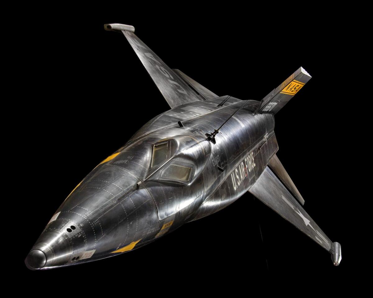 Il leggendario X-15 e il labile confine della linea di Karman - Il leggendario X-15, uno degli X-planes del programma di ricerca di volo NASA. Esemplare conservato presso lo Smithsonian National Air and Space Musem. Crediti: Smithsonian NASM.