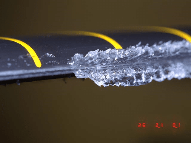 Formazione di ghiaccio su rotore ottenuta nei tunnel di ricerca aerospaziale sul ghiaccio della NASA. Credits: NASA