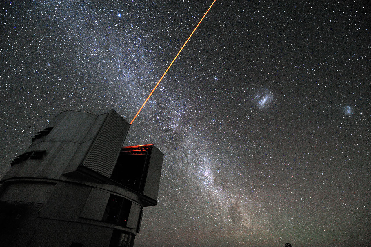 Il Very Large Telescope dell'ESO, Cile. Credits: G. Hüdepohl