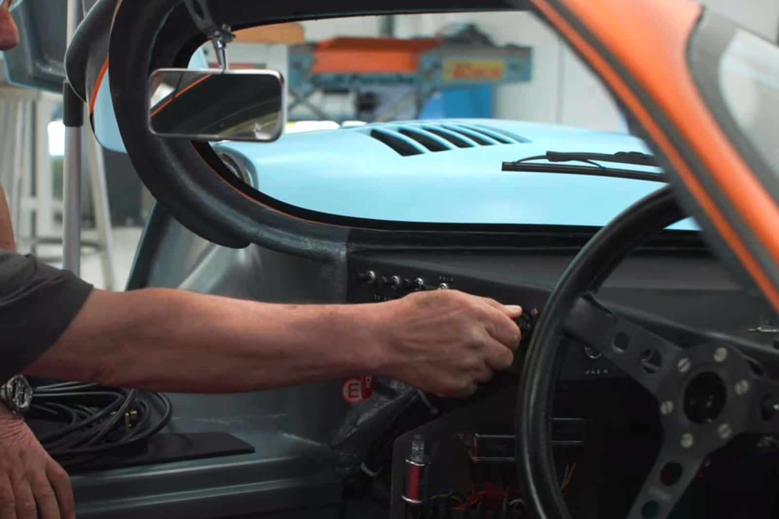 La fase di accensione della Porsche 917K