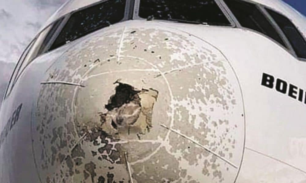 Boeing 777 tempesta grandine