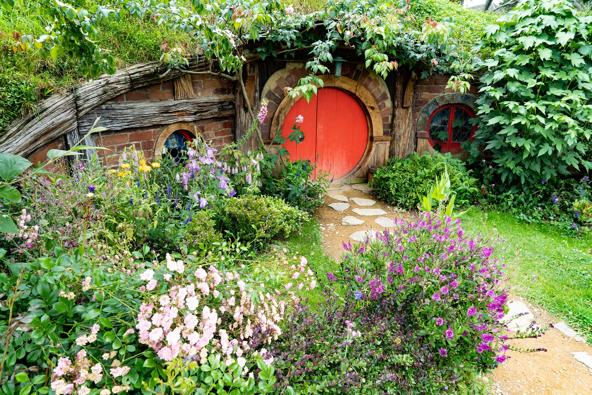 Primo piano di una casa Hobbit dal set del Signore degli Anelli