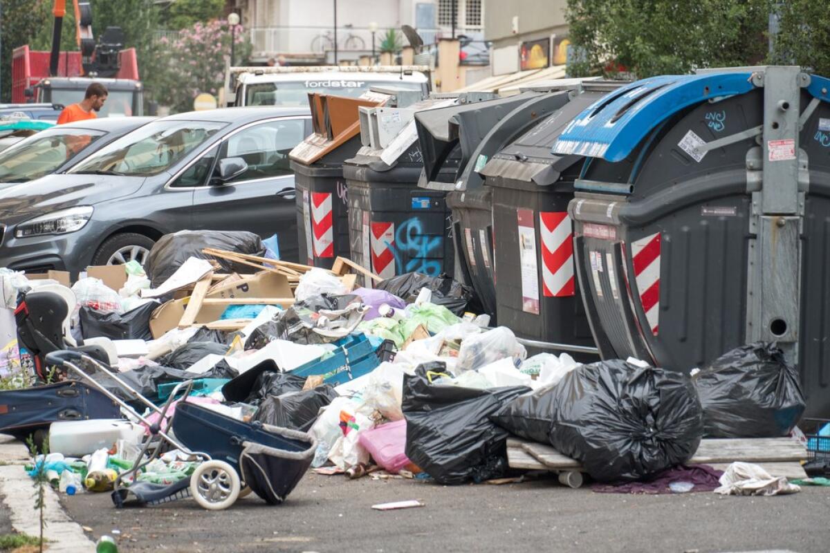 Emergenza rifiuti a Roma: le discariche sono al collasso - 